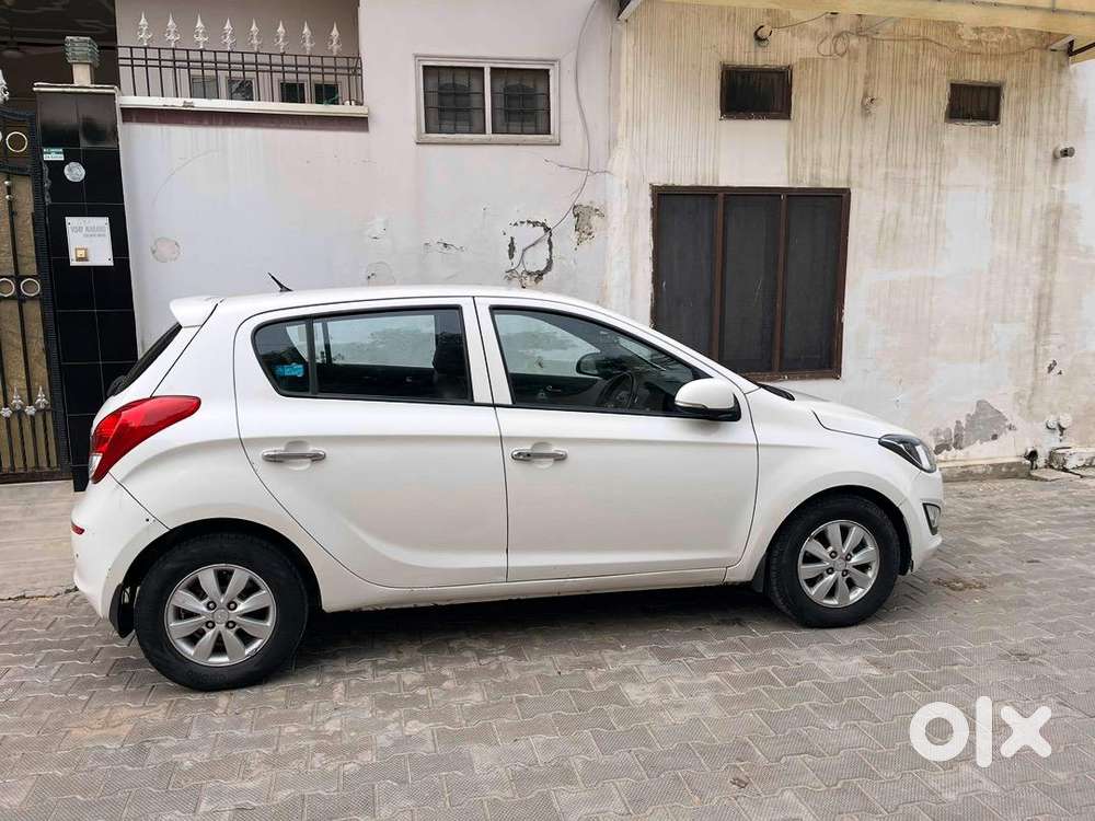Hyundai I20 2012 Diesel Good Condition And Well Maintained