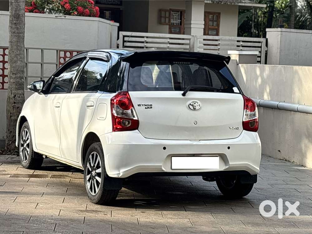 Toyota Etios Liva Vxd Dual Tone, 2018, Diesel