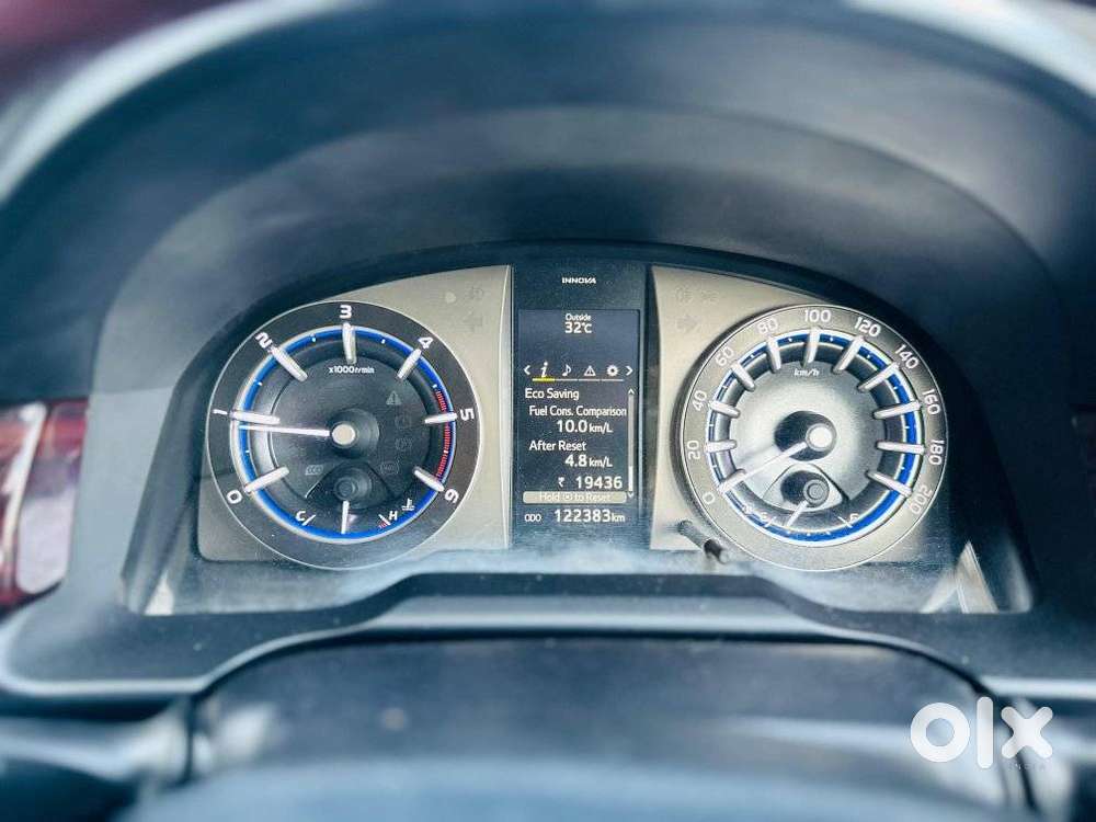 Toyota Innova Crysta 2.4 V, 2016, Diesel