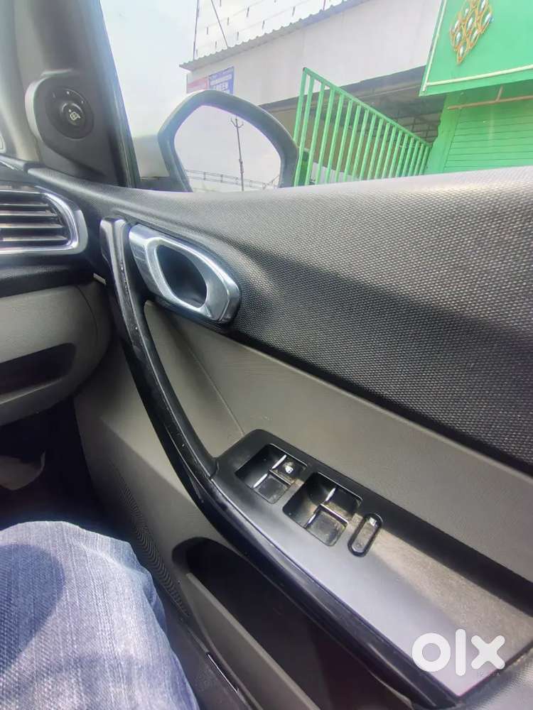 2018 Tata Tiago Xz Dual Tone Amt