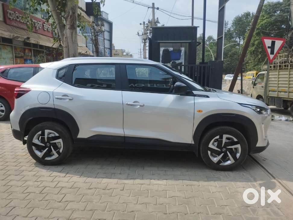 Nissan Magnite Kuro Edition Petrol Amt, 2024, Petrol