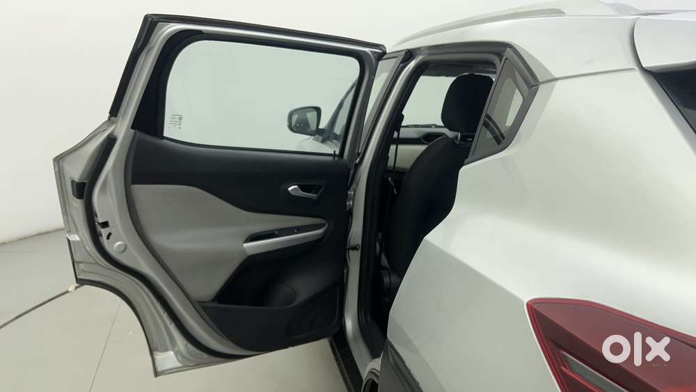 Nissan Magnite 1.0 Xv Turbo Cvt, 2021, Petrol