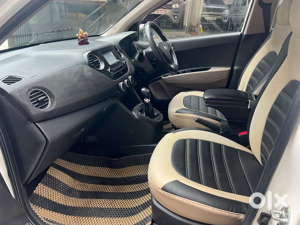 Hyundai Grand I10 Sportz, 2017, Petrol