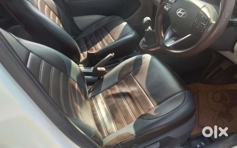 (taxi ) Hyundai Aura (sx Cng) Top Vairiant