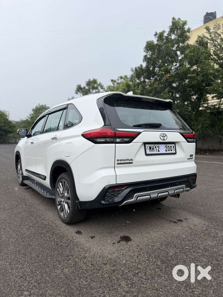 Toyota Innova Hycross 2.0 Zx Hybrid 7 Str, 2023, Petrol