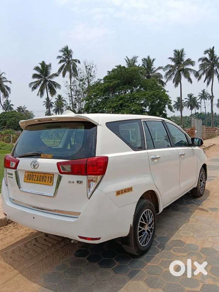 Toyota Innova Crysta 2017 Diesel 210000 Km Driven