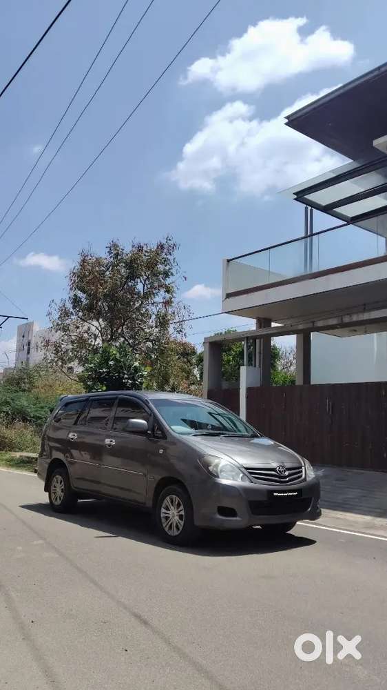 Toyota Innova 2011 Diesel Well Maintained