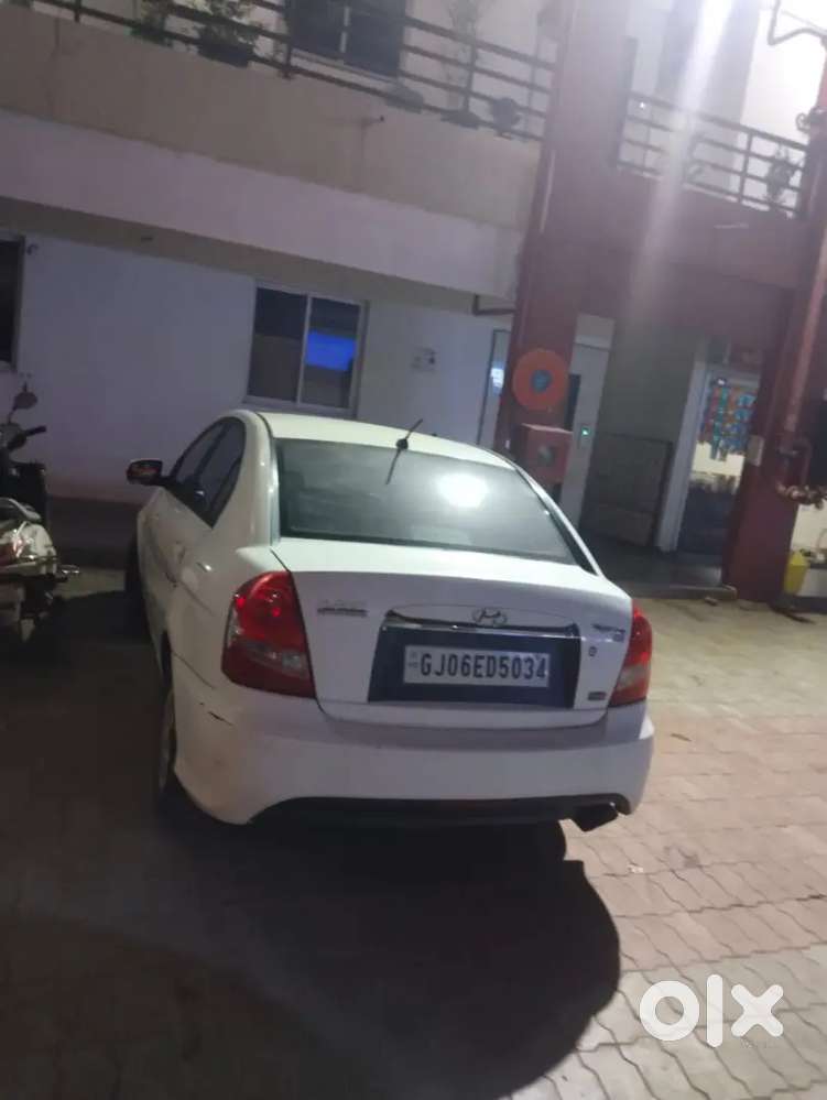 Hyundai Verna 2011