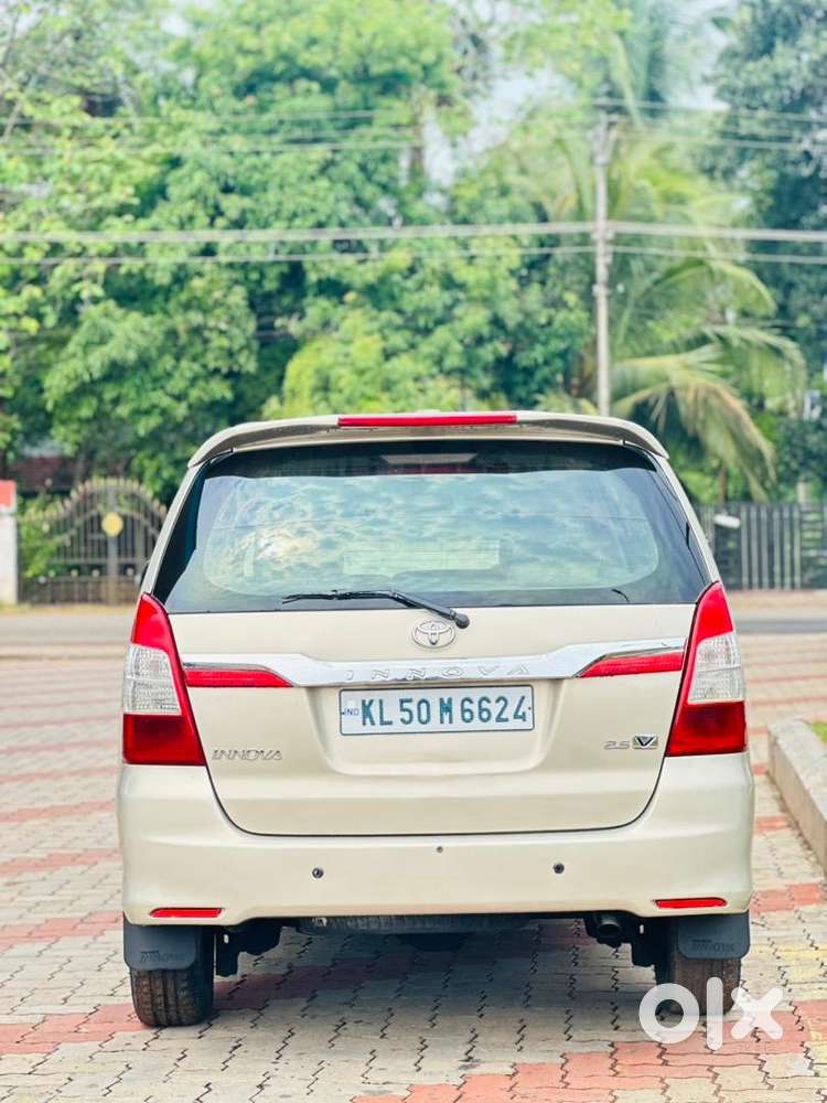 Toyota Innova 2011 V Diesel Well Maintained