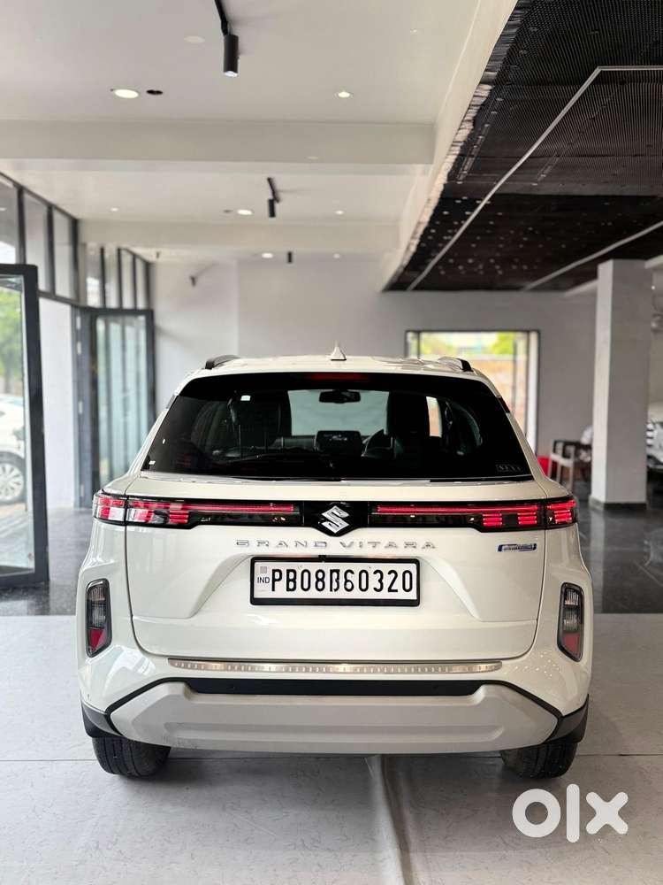 Maruti Suzuki Grand Vitara 1.5 Alpha Smart Hybrid At, 2022, Petrol