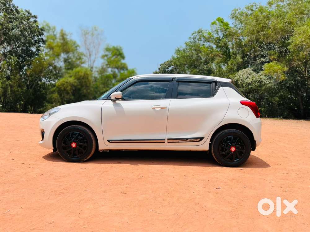 Maruti Suzuki Swift Vxi Ags, 2022, Petrol