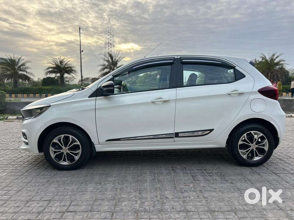Tata Tiago 1.2 Revotron Xt Rhythm, 2023, Petrol