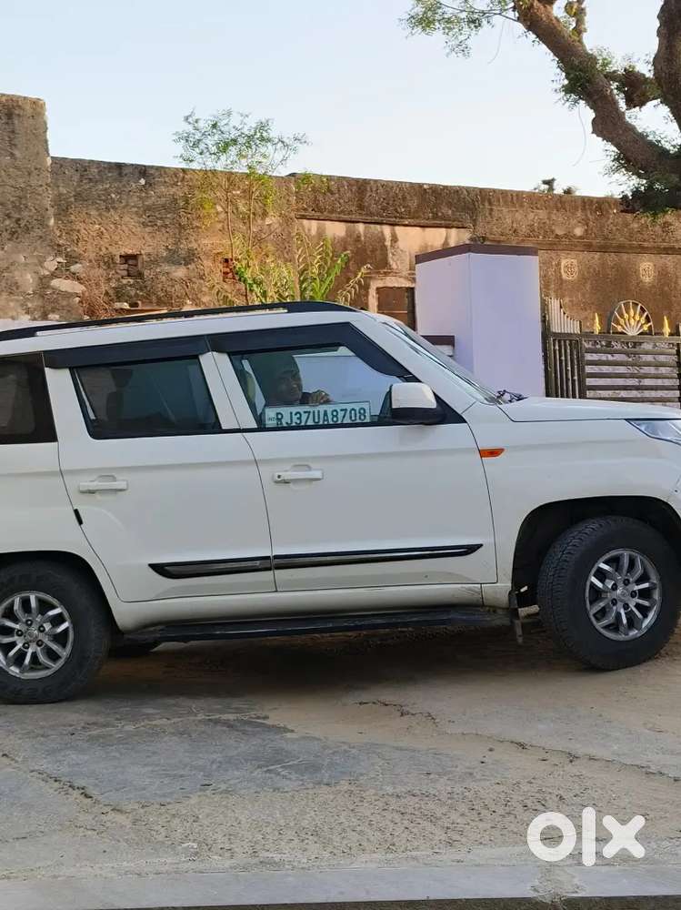 Mahindra Tuv 300