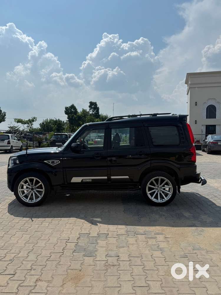 Mahindra Scorpio Classic 2023