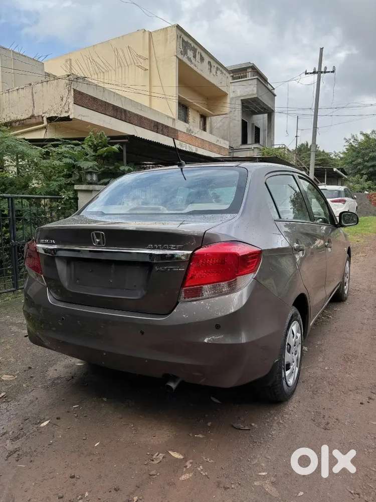 Lady Driven Honda Amaze Elite 2015 Manual Diesel With Showroom Records