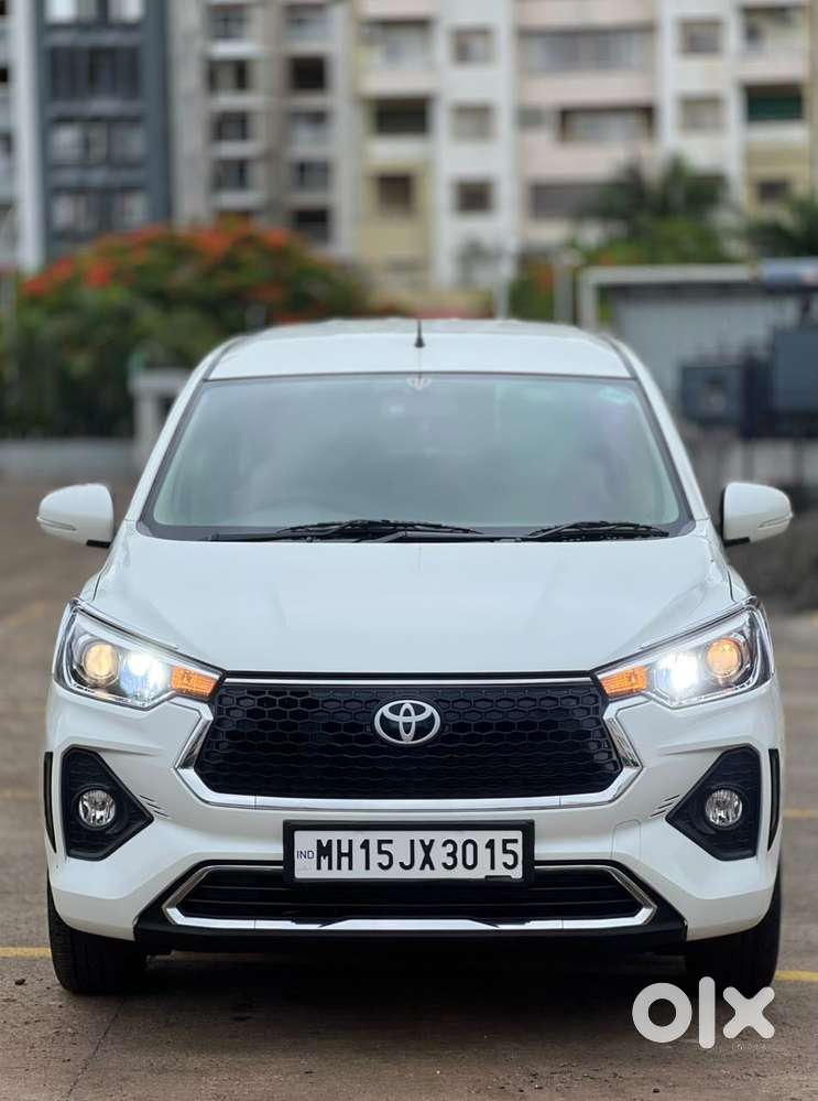 Toyota Rumion S Cng Manual Dual Tone, 2024, Cng & Hybrids