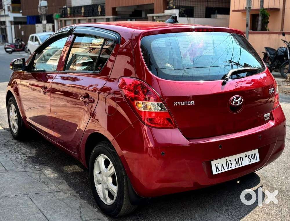 Hyundai I20 2009-2011 Asta, 2011, Petrol