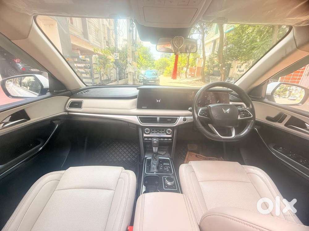 Mahindra Xuv700 2.2 Ax 7 Diesel At Luxury Pack Str, 2023, Diesel
