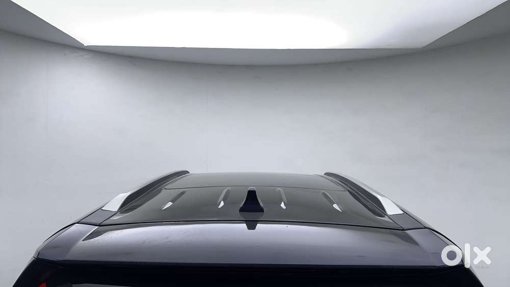 Mahindra Xuv700 2.0 Ax 7 Petrol At Luxury Pack Str, 2024, Petrol