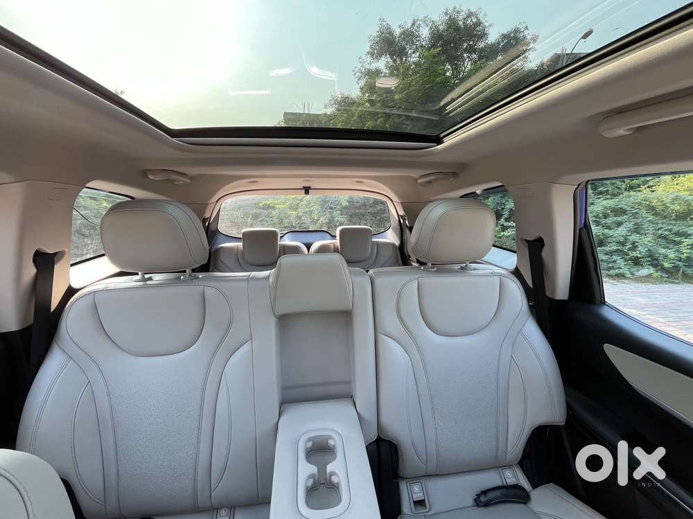 Mahindra Xuv700 2.0 Ax 7 Petrol Mt Str, 2022, Petrol