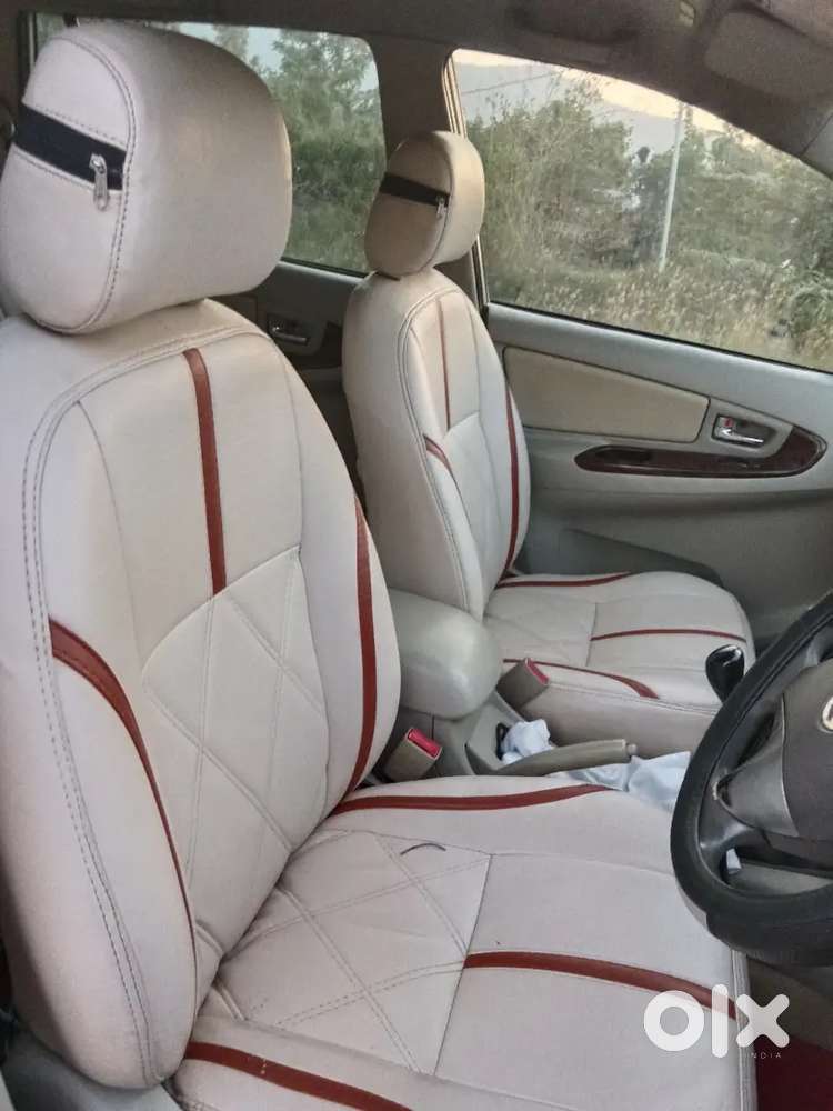 Toyota Innova 2.0 V 2012