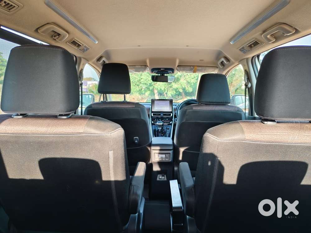 Toyota Innova Hycross 2.0 Vx Hybrid 7 Str, 2024, Petrol