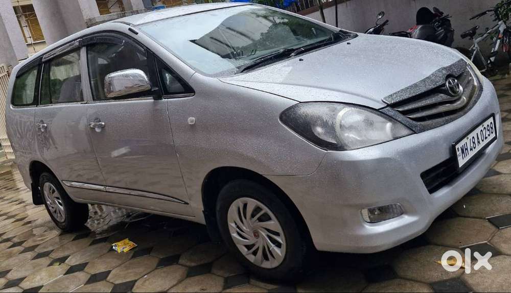 2011 Toyota Innova 2.5g 8str Diesel Manual