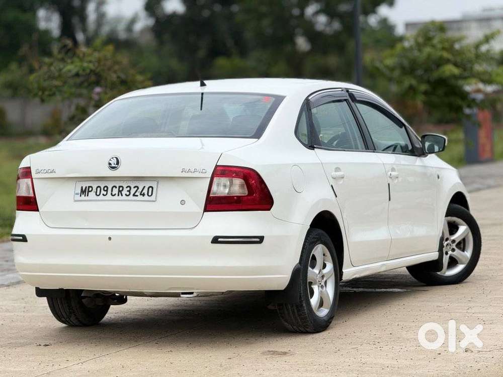 Skoda Rapid 1.5 Tdi Ambition Plus, 2015, Diesel