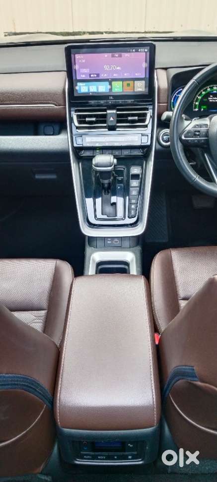 Toyota Innova Hycross 2.0 Zx Hybrid 7 Str, 2023, Petrol