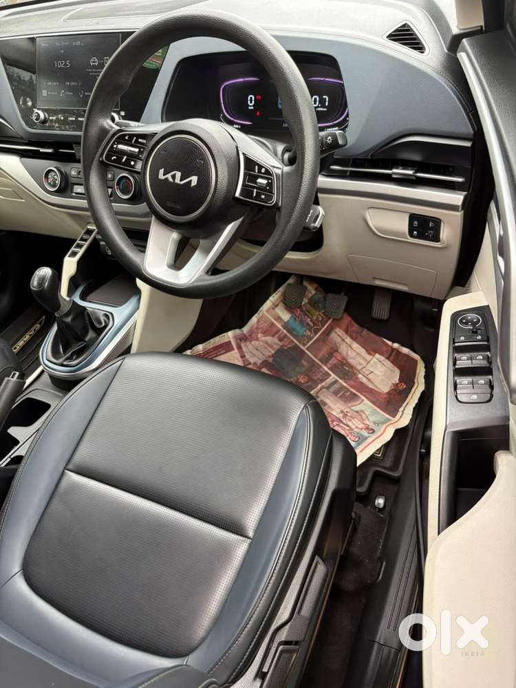 Kia Carens G 1.5 6mt Premium (o) 7-seater, 2024, Petrol