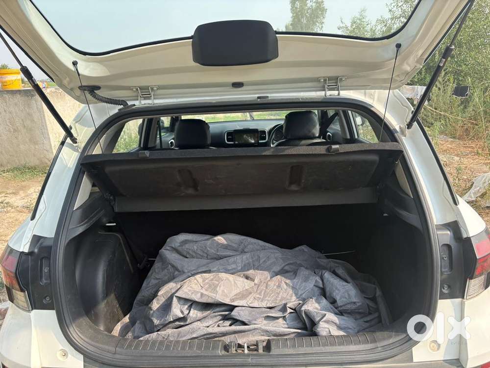 Hyundai Venue Petrol 2023