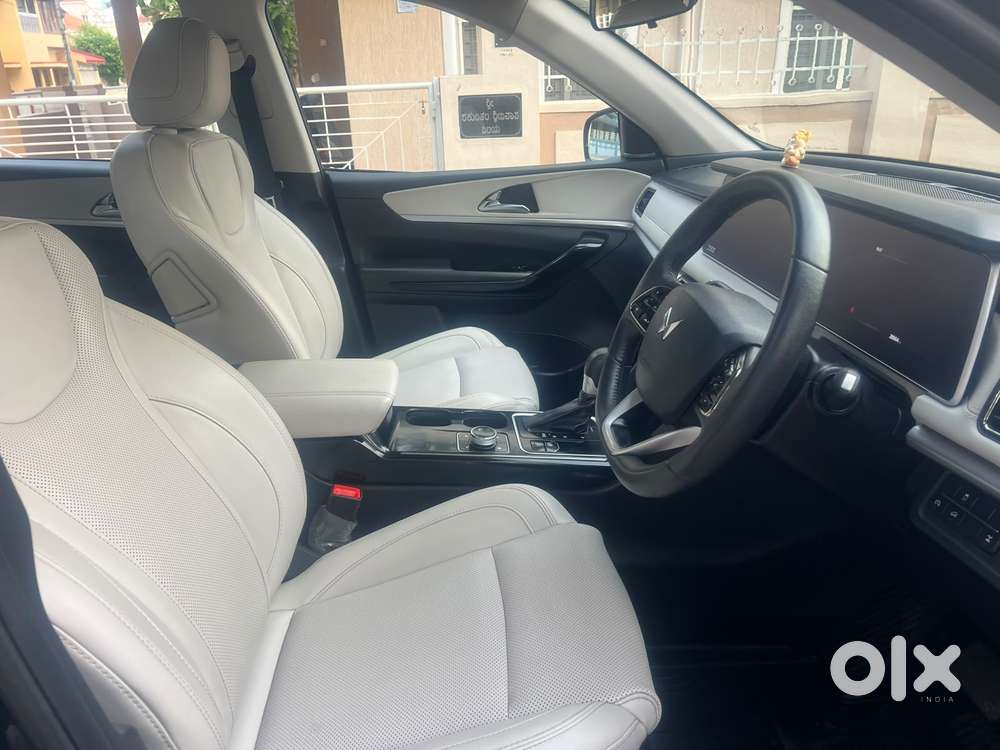 Mahindra Xuv700 2.2 Ax 7 Diesel At Luxury Pack Str, 2025, Diesel