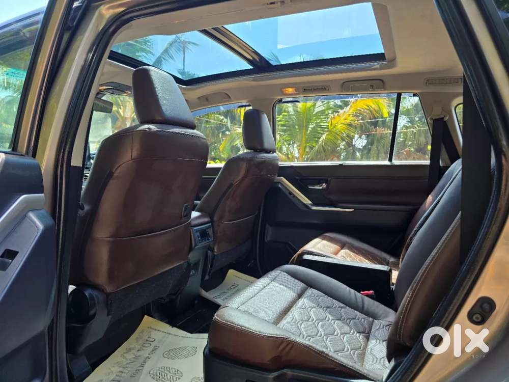 Toyota Innova Hycross 2.0 Zx (o) Hybrid 7 Str, 2024, Petrol