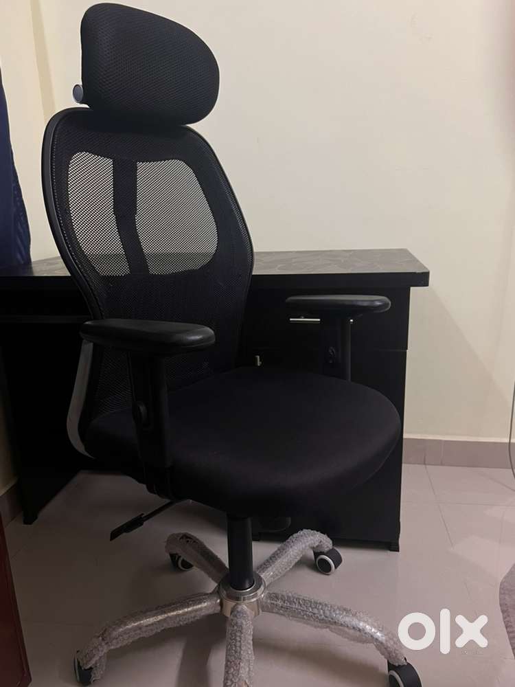 Computer Table with Chair (Hardly Used) &ndash; Like New 11800/-