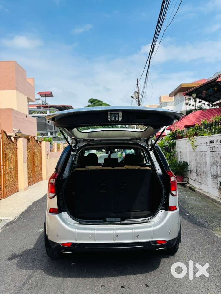 Xuv500 W7 (o) At  2018  1st Owner  Uk07