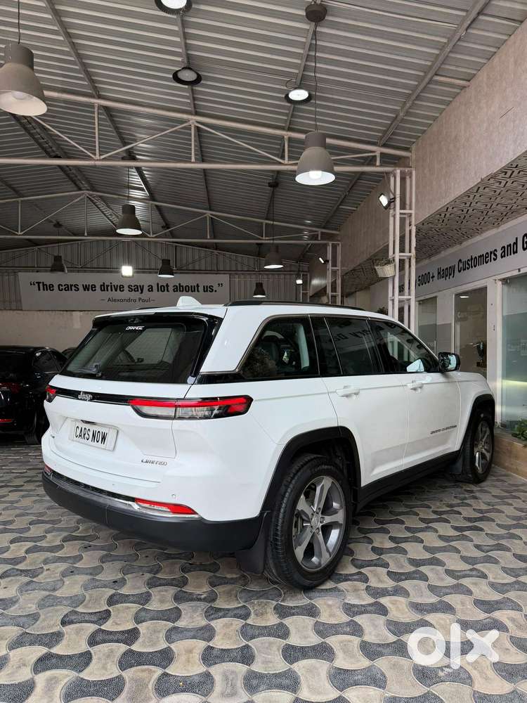 Jeep Grand Cherokee Limited (o) 4x4 At, 2023, Petrol