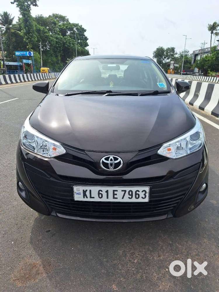 Toyota Yaris J Cvt, 2020, Petrol