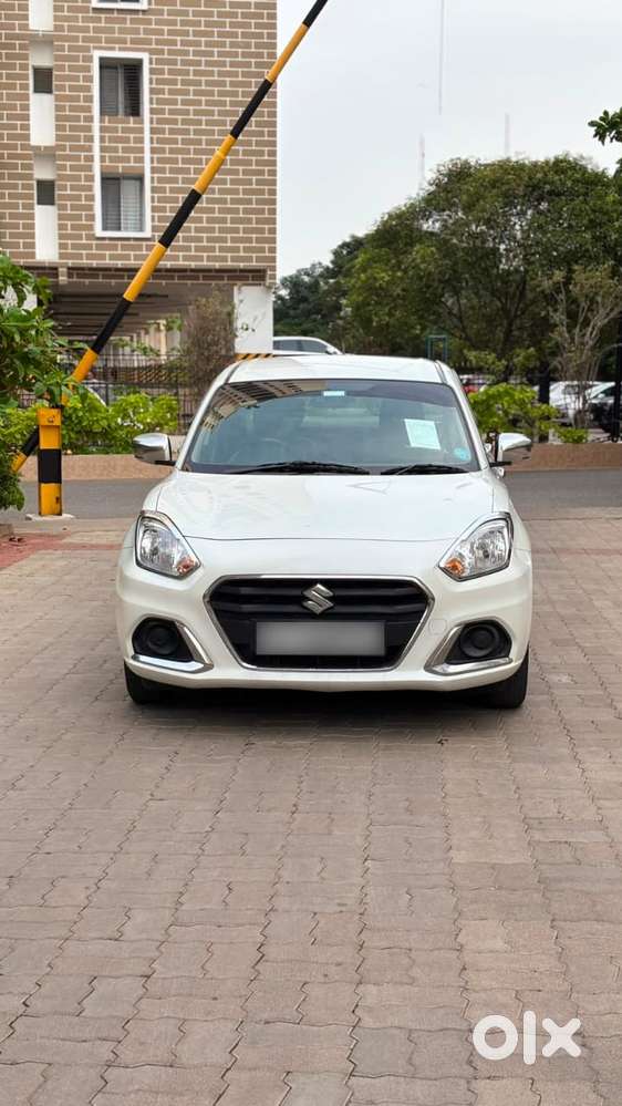 Maruti Suzuki Dzire 1.2 Vxi, 2023, Petrol