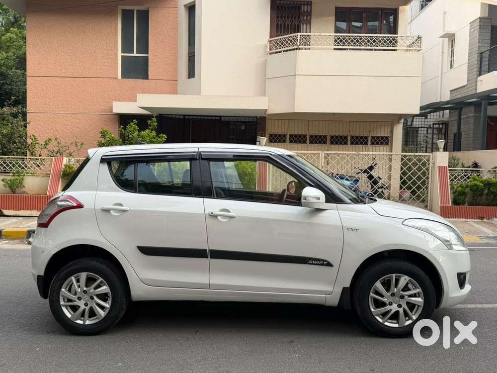 Maruti Suzuki Swift Vvt Zxi, 2012, Petrol
