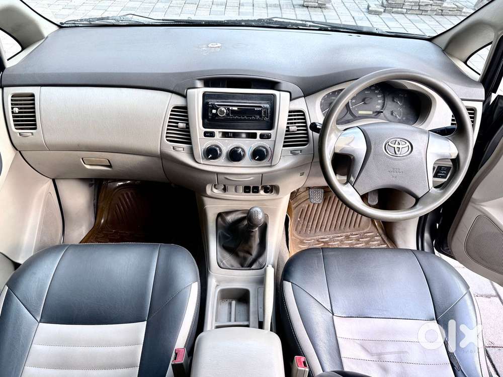 Toyota Innova 2.5 G (diesel) 8 Seater, 2014, Diesel