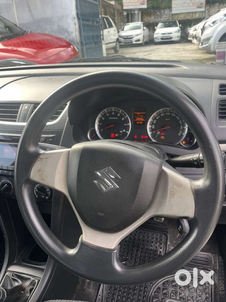 Maruti Suzuki Swift Vxi Optional, 2016, Petrol