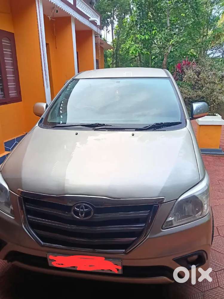 Toyota Innova 2.5 V 7 2011
