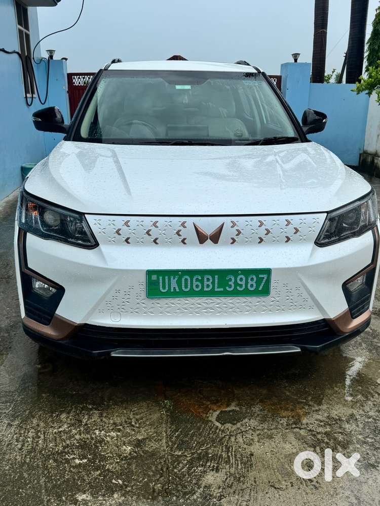 Mahindra Xuv400 Ev 2024 Electric Well Maintained