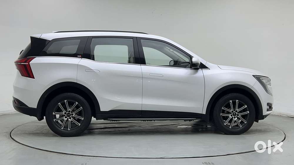 Mahindra Xuv700 2.0 Ax 7 Petrol At Str, 2024, Petrol