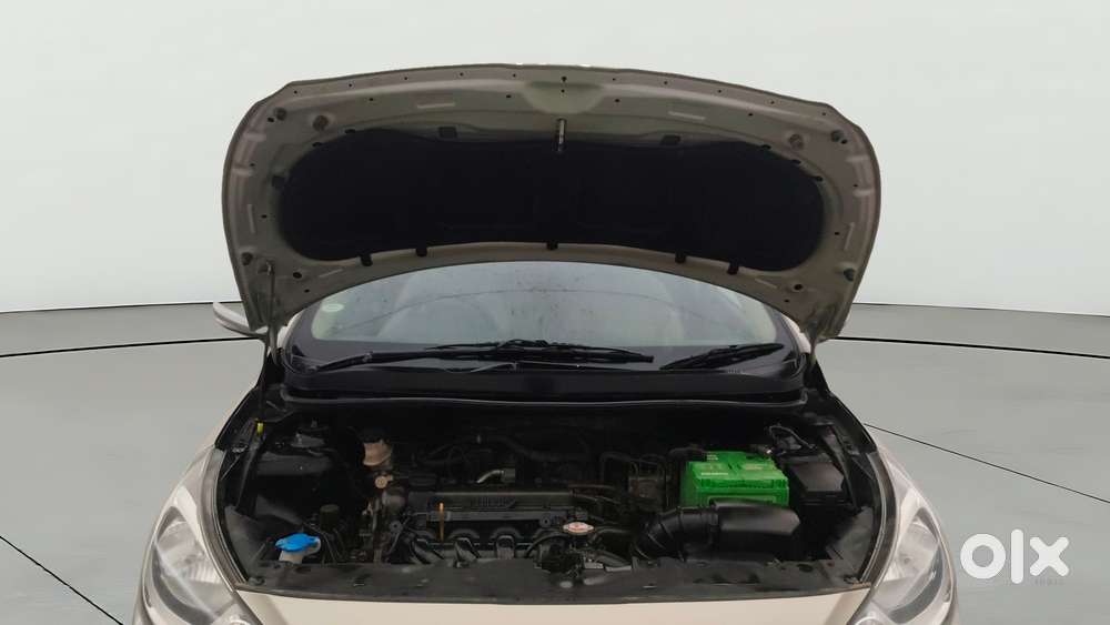 Hyundai Verna Fluidic 1.6 Vtvt Sx, 2012, Petrol