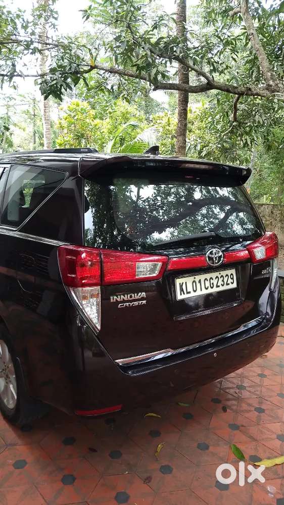 Toyota Innova Crysta 2018 Diesel 178000 Km Driven