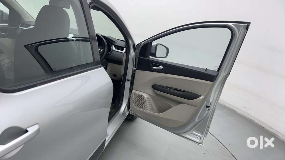 Renault Triber Rxz, 2019, Petrol