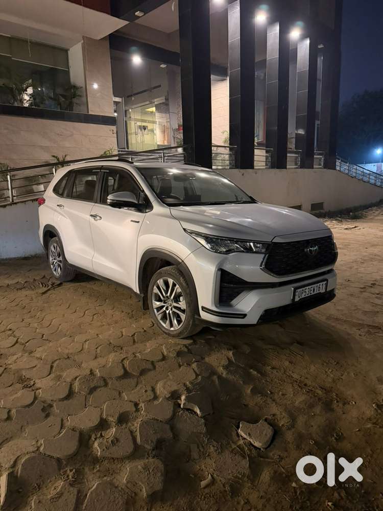 Toyota Innova Hycross 2024 Petrol 21000 Km Driven