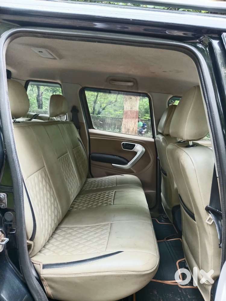 Mahindra Tuv 300 T10 Amt (automatic), 2018, Diesel