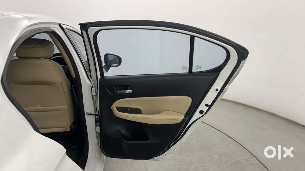 Honda City Zx Petrol Mt, 2023, Petrol